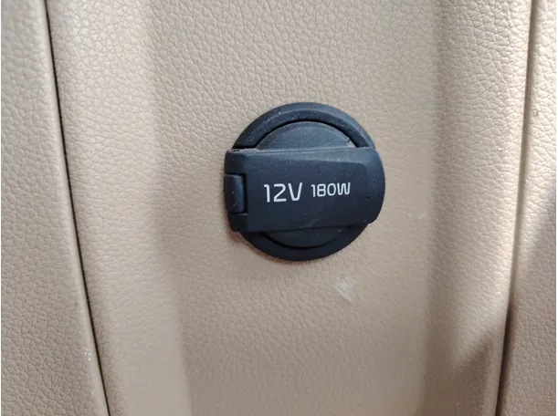Car image 27