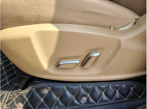 Car image 39