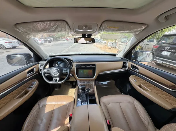 Car image 16