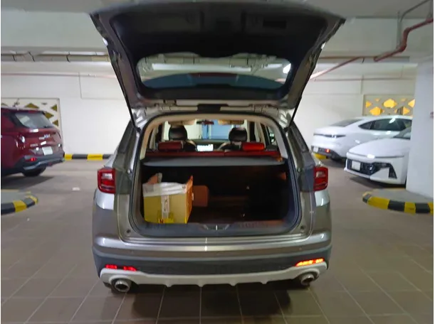 Car image 26