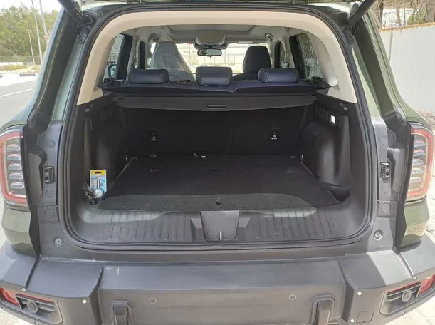 Car image 20