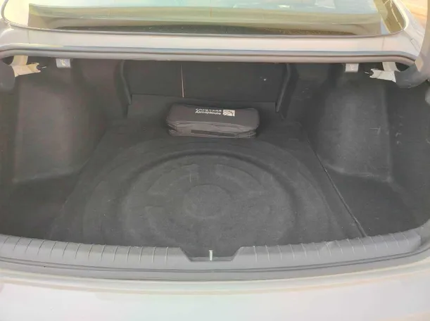 Car image 34