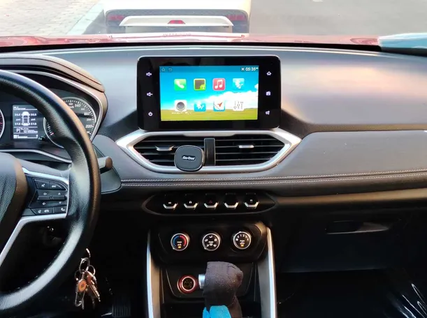 Car image 19