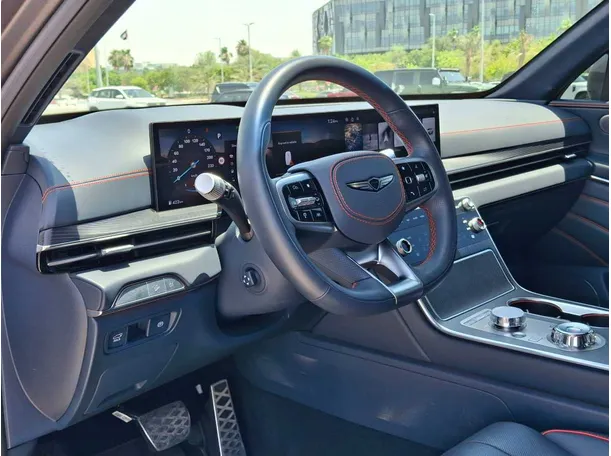Car image 11