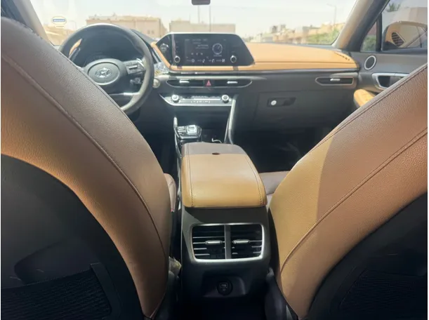 Car image 21