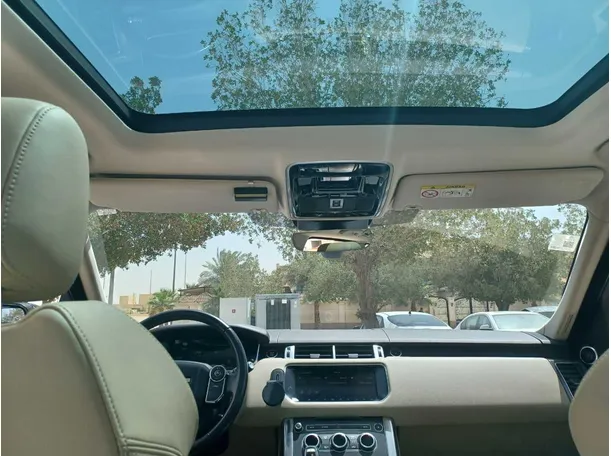 Car image 16