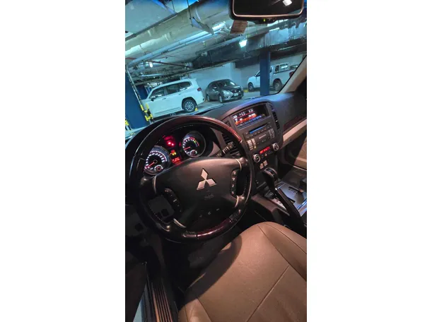Car image 26