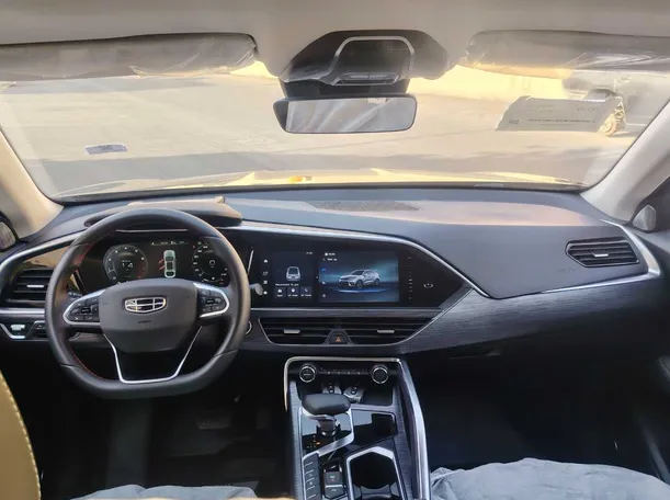 Car image 16