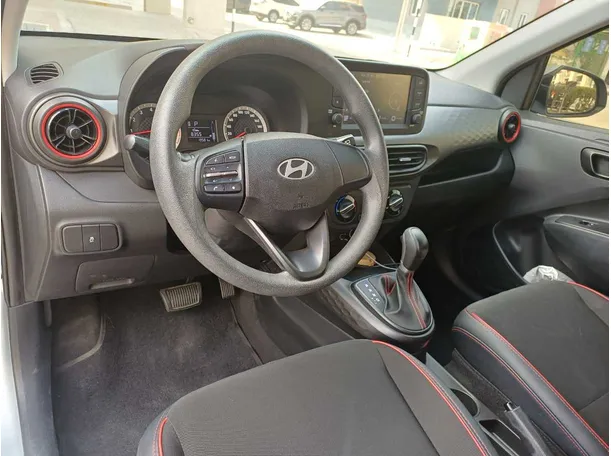Car image 11