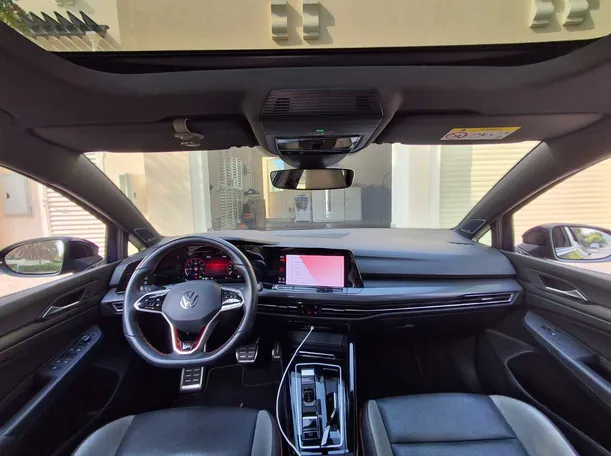 Car image 17