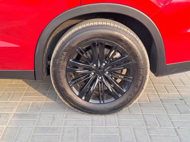 Car image 9
