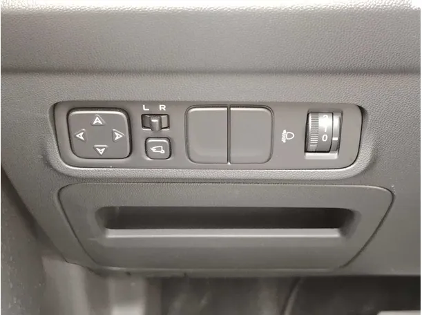 Car image 28