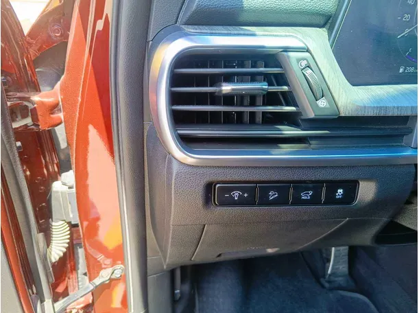 Car image 35