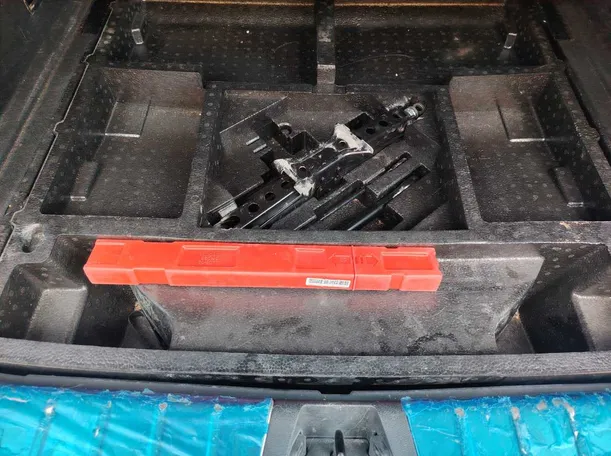 Car image 29