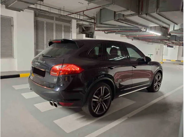 Car image 7