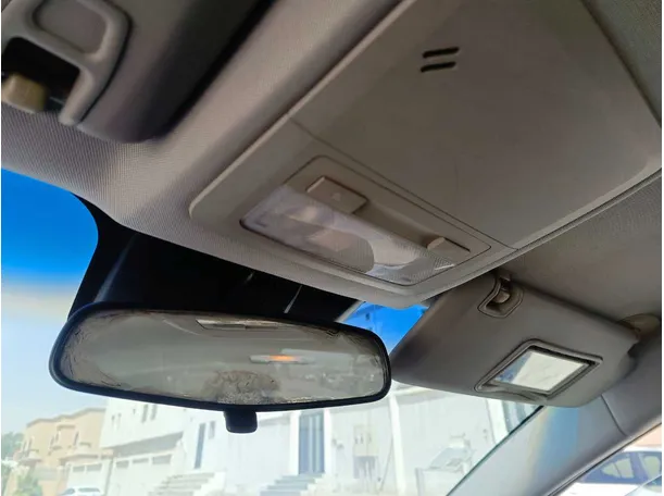 Car image 28