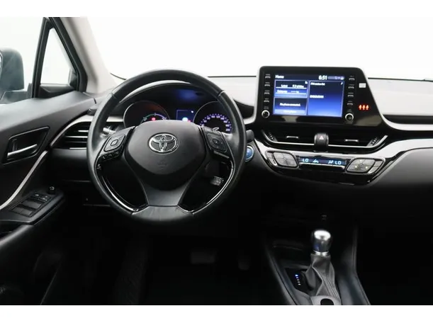 Car image 15
