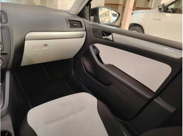Car image 31