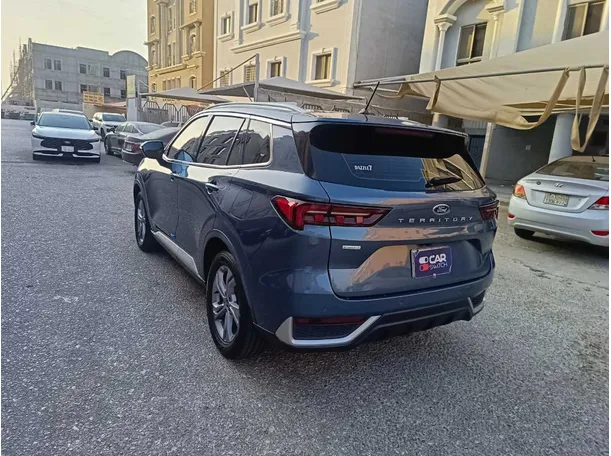 Car image 7