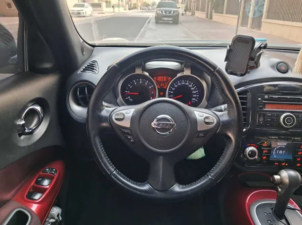 Car image 19