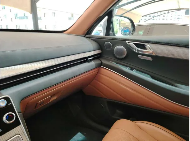 Car image 47