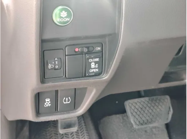 Car image 29