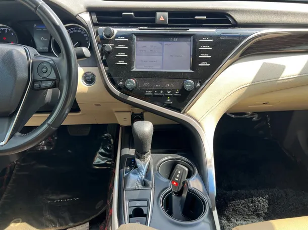 Car image 17