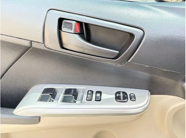 Car image 27