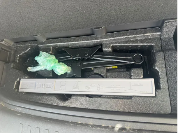 Car image 22