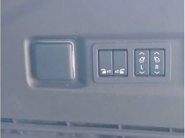 Car image 38