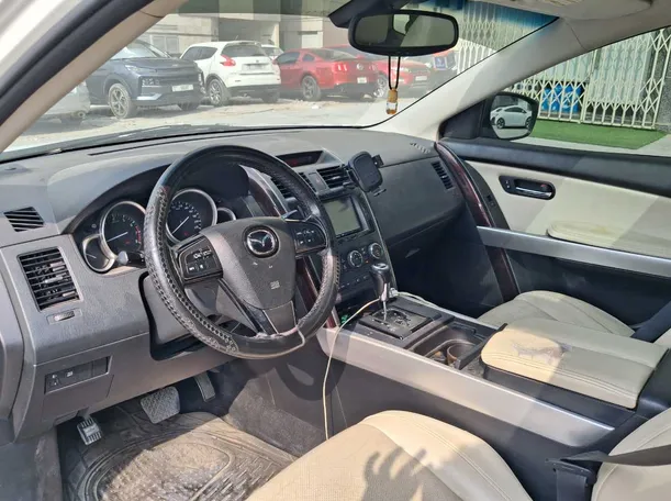 Car image 11