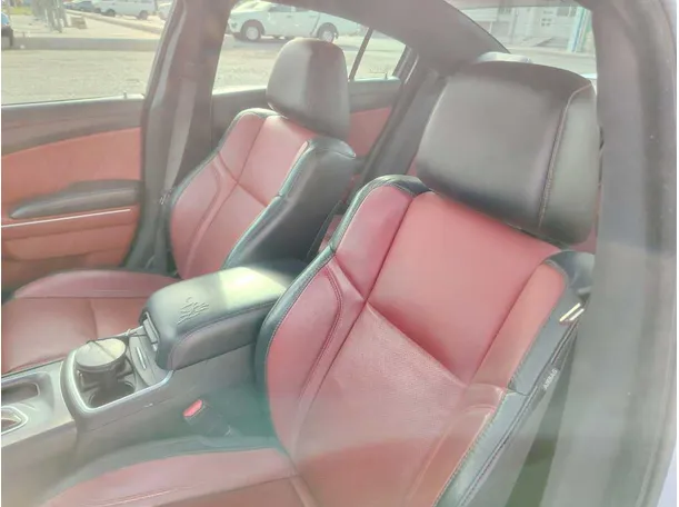 Car image 16