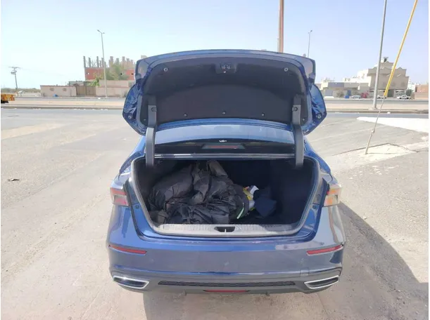 Car image 29