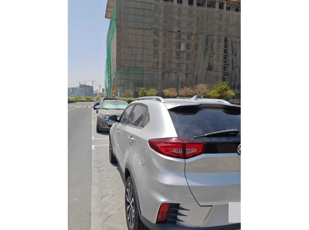 Car image 8