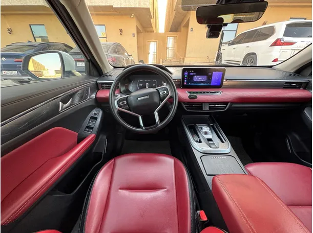 Car image 16