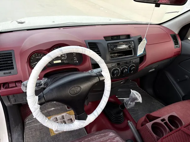 Car image 13