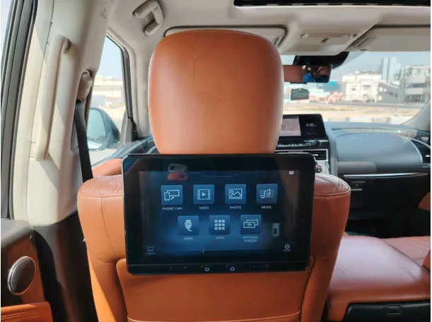Car image 35