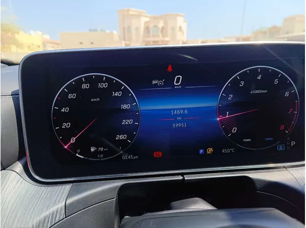 Car image 32