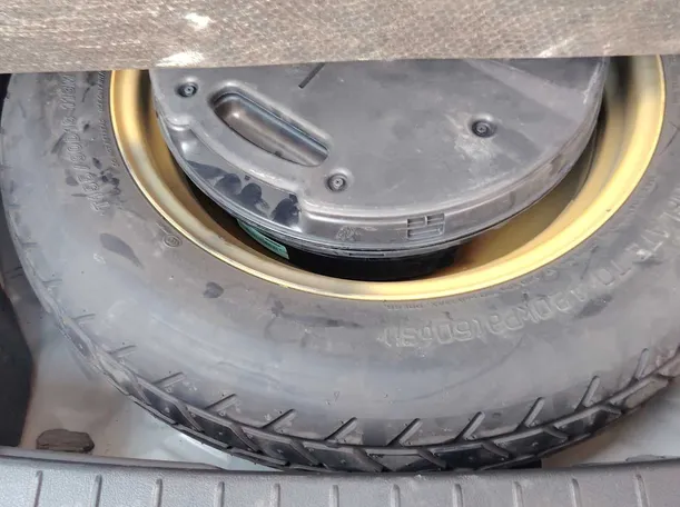 Car image 31