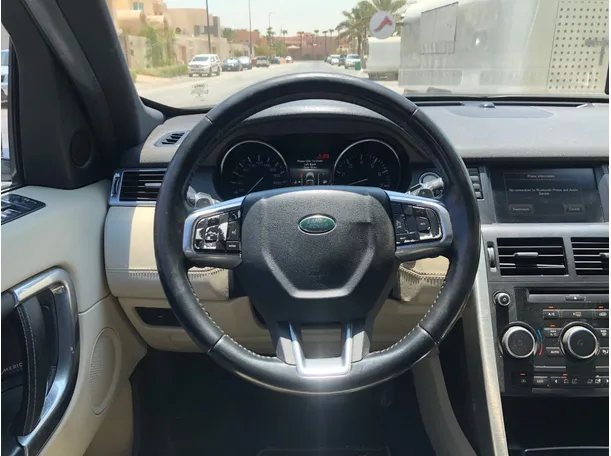Car image 16