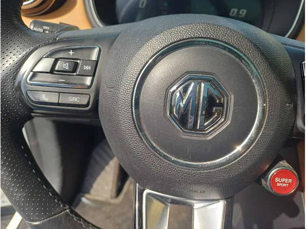 Car image 18