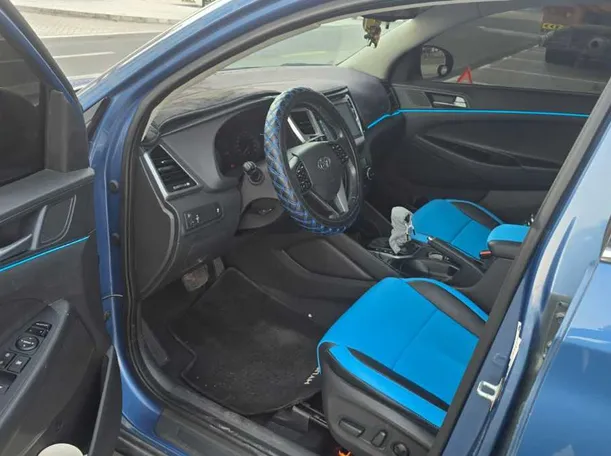 Car image 9