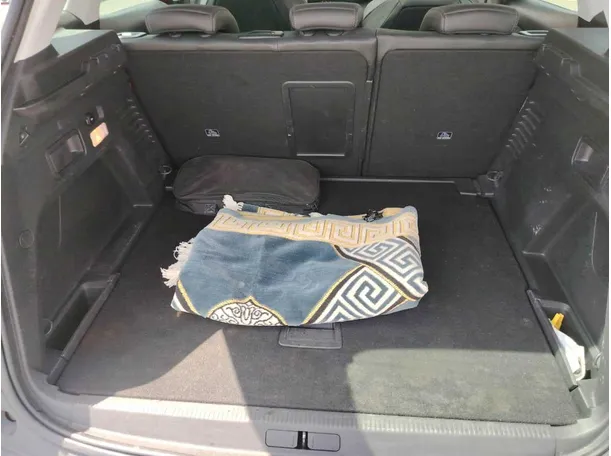 Car image 33