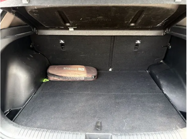 Car image 25