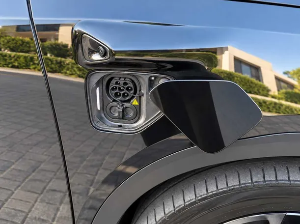 Car image 33