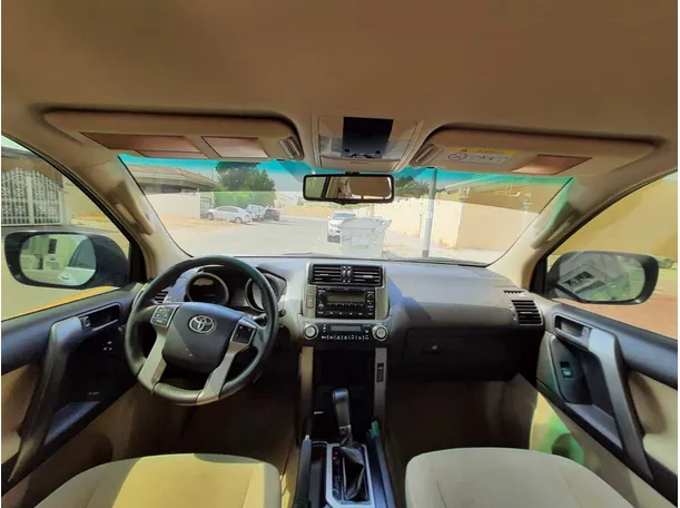 Car image 16