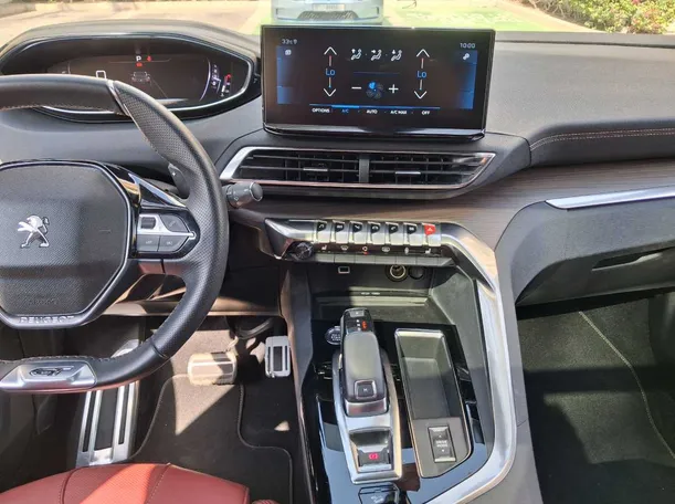 Car image 18