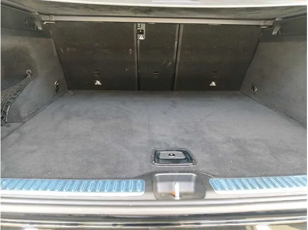 Car image 28