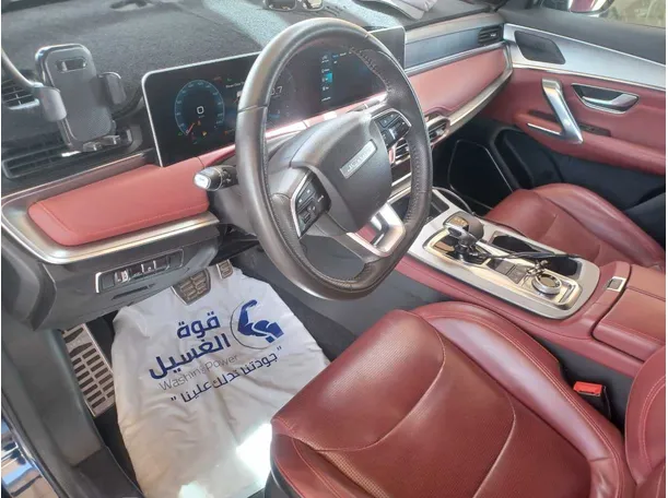 Car image 12