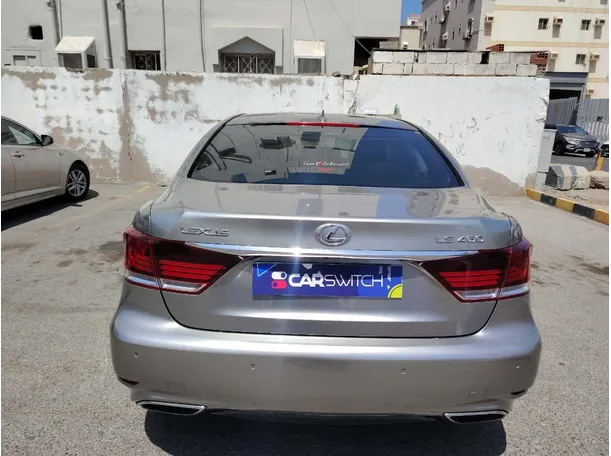 Car image 6